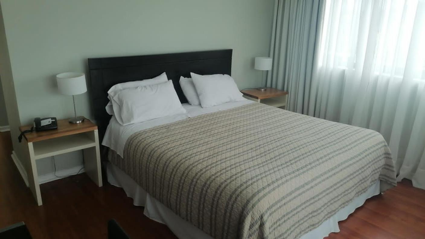 Hotel Del Rio กอนสตีตูซีออน ภายนอก รูปภาพ