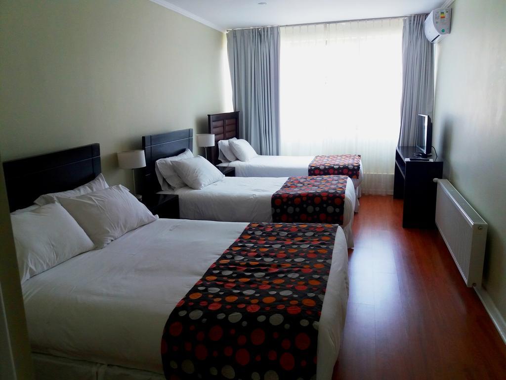 Hotel Del Rio กอนสตีตูซีออน ภายนอก รูปภาพ